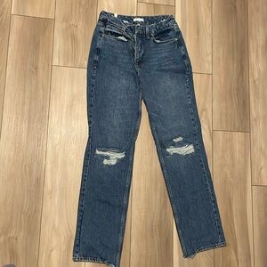 Good American straight leg ripped jeans. Size 6/28